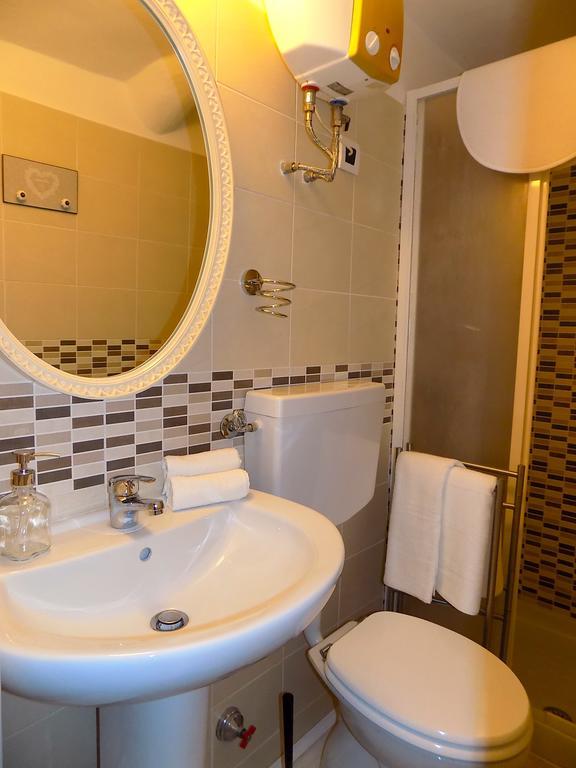 La Petite Apartment Торино Екстериор снимка