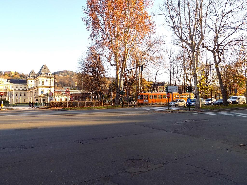 La Petite Apartment Торино Екстериор снимка